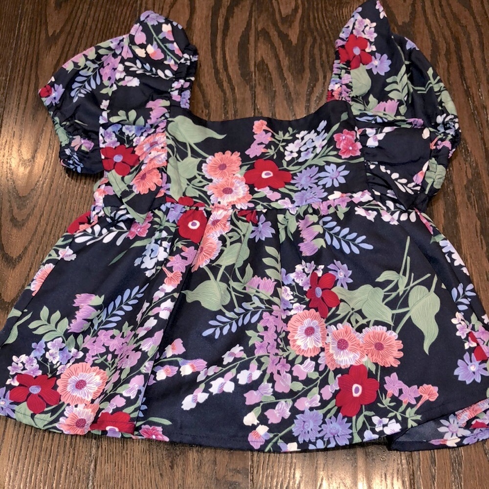 Janie and & Jack black floral top size 5T